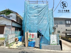 日々を徒歩圏内で暮らすことができる便利な立地に佇む、3ＬＤＫ新築戸建です。