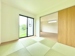 1階和室5.25帖は、お子様のプレイルームとしてなど様々な用途でご活用いただけます。