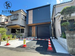 スカイバルコニーのあるガレージハウス。利便＆動線も考慮したおしゃれな暮らしをはじめませんか。