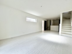 約20.5帖の南向きの陽当たり良好なLDK。3面採光となっており陽が良く当たります。