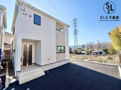 2号棟 【駐車３台可】ゆったりくつろげる和室のある４ＬＤＫ新築戸建です。