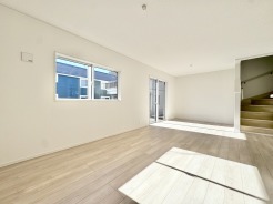 LDKは広々と19帖超えとなっておりますので開放感のある間取りとなっております。