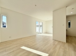 家族団らんスペースリビングは約15.0帖