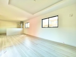 【即日予約可】角地×駐車並列2台☆シェアWICや2.5m以上ある天井の魅力