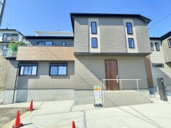 全5棟の開発分譲地となっており、道路は居住者しか基本は使用しないためお子様にも比較的安心です。