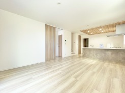 ■機能性と美しさを兼ね備えた充実設備
分譲住宅は家そのものの性能だけではなく、設備や仕様においてもプロ目線のこだわりが詰まったものをお客様にご提供します。
