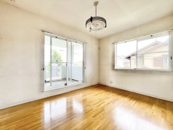 一日の疲れを癒す、落ち着いたプライベートルーム。