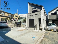 1号棟 【駐車２台可】２１帖以上の開放感あるＬＤＫが魅力的な３ＬＤＫ新築戸建
