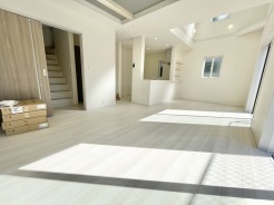 シンプルながらも洗練されたデザインで、くつろぎの時間を紡ぎます
