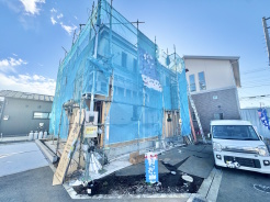 閑静な住宅街
カースペース２台あり