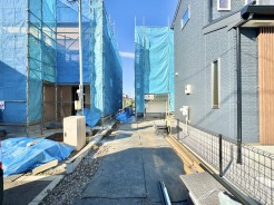 閑静な住宅街
カースペース２台可能
開発分譲地内