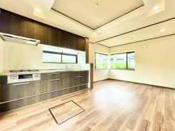 ゆとりあるキッチン