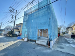 朝は東南側から日差しが差し込みます。