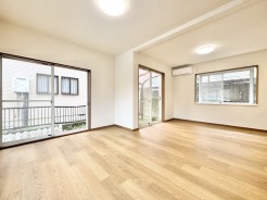 住宅ローンの利用で月々4万円台から購入が可能なフルリフォーム戸建。充実の内容などを是非一度現地にてご覧になってみてください。