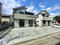 1号棟 ～省エネ×耐震×評価×優遇～
と取り揃えた新築戸建て

◇『ＢＥＬＳ』：建築物小エネルギー性能表示制度
◇『耐震』：建築基準法の4.5倍『耐震等級3』取得
◇『評価』：住宅性能表示『建築』『設計』Ｗ取得
◇『優遇』：長期優良住宅物件
◇『安心』：固定金利のフラット35Ｓ利用可能