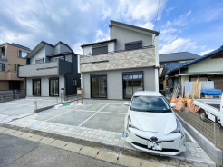 ◆面を強化する耐震構造（筋交いにより横からの力に耐える『耐力壁』
◆Low-E複層ガラス採用で、省エネ・光熱費カットにも貢献します。