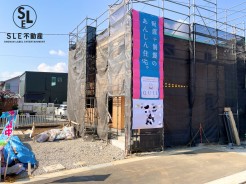 駐車スペースは並列2台可能