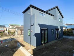 トマトやハーブを育てながら、自然を身近に感じる暮らしはいかがですか？