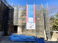 たっぷりの陽光が差し込むリビングは約16.0帖