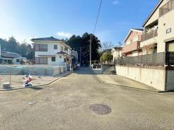 １階には和室があり、ゲストルームやリラックスルームとしてご活用いただけます。ご家族が遊びに来た際にもお使いいただけますね。