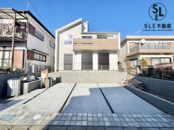 【即日予約可】駐車並列3台×土地広々約47坪☆吹抜けと勾配天井が魅力の新築