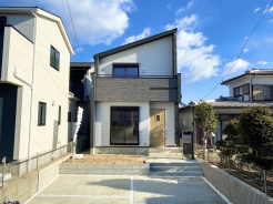 デザインにこだわった新築戸建は全3棟。内観は注文建築に劣らない仕様で人気の理由となっています。是非一度ご覧になってみてください。