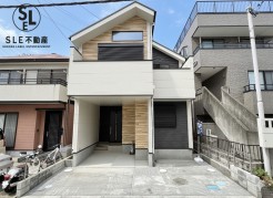 【即日予約可】『LDK24帖』×『車種により2台並列駐車』☆中学校徒歩2分など魅力豊富