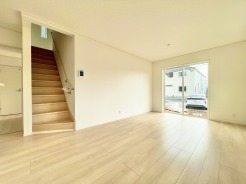 1号棟 東南側からたっぷりの陽光が差し込むLDKは約15.0帖