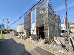 1号棟 ◇耐震性能と制振性能を備えた地震に強い家
◇第３者機関による「住宅性能評価書」取得住宅
◇基礎から屋根まで最長10年保証付き
