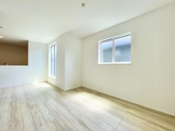 2階のLDKは家族の団らんスペース15.3帖