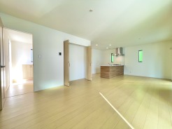 家族の会話も増えそうなリビングは約19.0帖