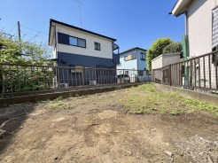 陽当たり良好なお庭では、ガーデニングを楽しんだり様々な用途でご活用いただけそうです♪