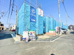 開放感ある角地含む6棟の分譲地。センスある外観が統一感ある街並みを演出します。