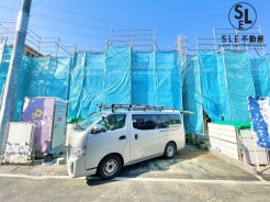 開放感ある角地含む6棟の分譲地。センスある外観が統一感ある街並みを演出します。