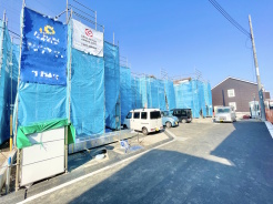 青々としたお空がとても気持ち良いですね。完成が待ちきれません。