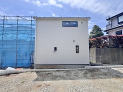 4月完成予定となります。近隣完成物件もご案内可能ですのでお気軽にお問い合わせください。