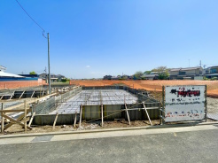 住宅の裏が畑となっており、開放感のある住環境をお楽しみください