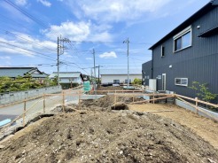 空が広々と感じられる住宅です♪