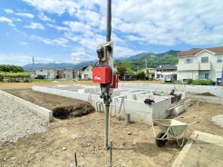 第三者機関による「設計・建設住宅性能評価」取得しております。耐震等級3も取得しておりますので、安心出来そうです。