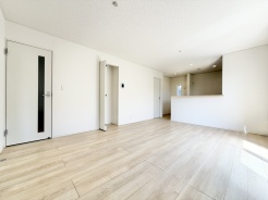 ※掲載の写真はモデルハウスを撮影したもので、実際の建物とは仕様・間取り・サイズ等が異なる場合があります。詳細は現地またはスタッフまでお問い合わせください。