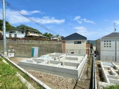 1号棟 ご希望のお客様には、同施工社の完成済み住宅をご案内させていただくことが可能です。お気軽にお申し付けくださいませ。