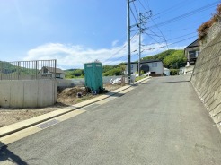 青空が広がり、空が大きく感じると思います。まずは現地でご体感してみてください。お問い合わせをお待ちしております！

