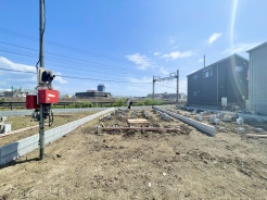 2号棟 駐車スペースは車種によりますが、2台駐車いただけます◎