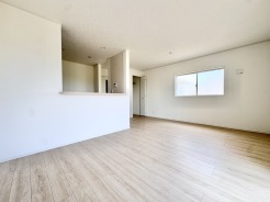 第三者機関による「設計・建設住宅性能評価」取得になります。耐震等級３も取得しておりますので安心して新生活をスタートできます。