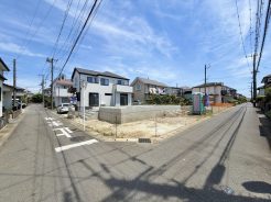 南西角地で約40坪の開放感。全居室南向きで陽当たりと開放感が良好です。是非一度ご覧になってみてください。