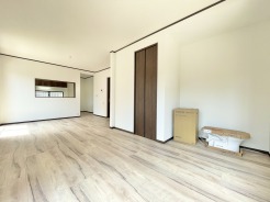 即日予約も承っておりますので少しでも気になる方はお気軽にお問い合わせ下さい。平日や遅めの時間からのご見学可能でございます。