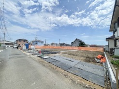 現在建築中の新築住宅です。
最新の耐震基準・断熱性能を備えた安心の住宅仕様。
完成後の内覧予約も承っていますので、ぜひお問合せください。