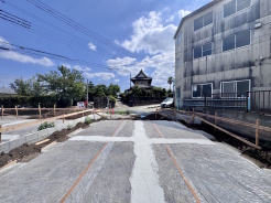 青々としたお空がとても気持ち良いですね。閑静な住宅街に位置しております。