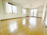 南東側のリビングは明るいお部屋です。