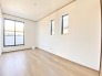 C号棟 2階洋室6.12帖のお部屋からは、2つの部屋を行き来することのできる続きバルコニーに出ることができます◎